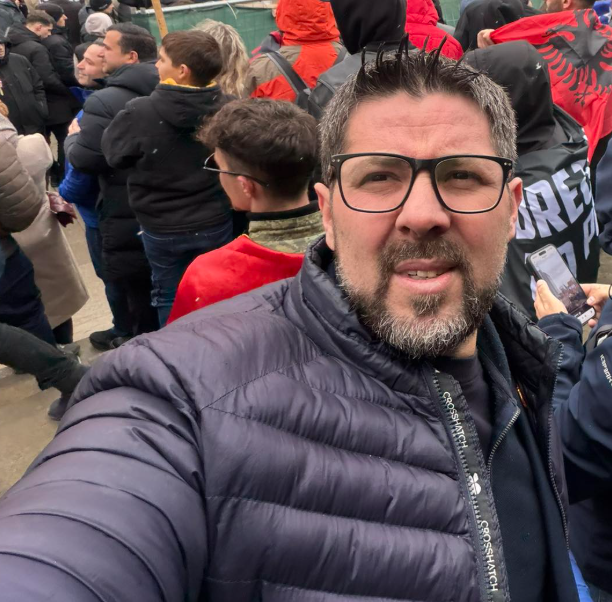 Dardan Krasniqi reagon ashpër ndaj komenteve kundër kandidaturës së një anëtari të Familjes Jashari për President