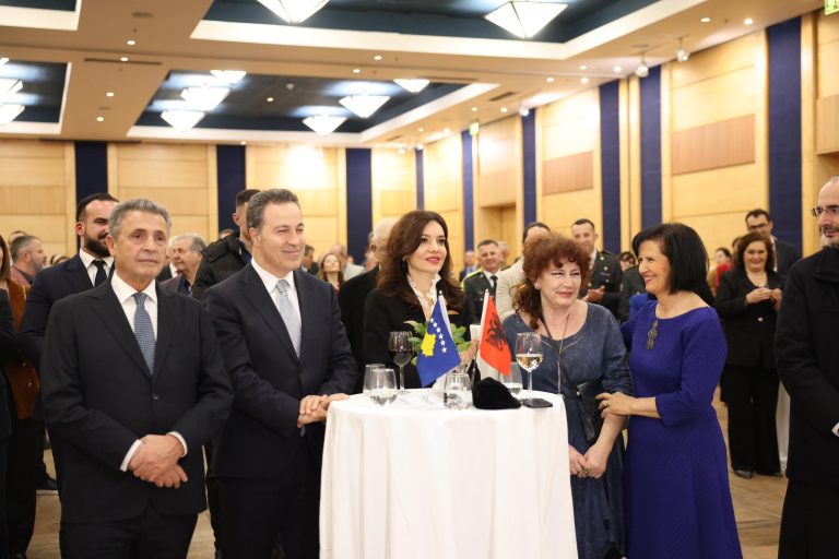 Shqipëria uron Kosovën për 18-vjetorin e Pavarësisë