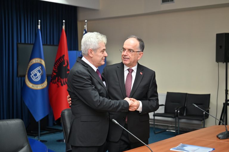 Ali Ahmeti pret Presidentin e Shqipërisë, thekson rëndësinë e Marrëveshjes së Ohrit