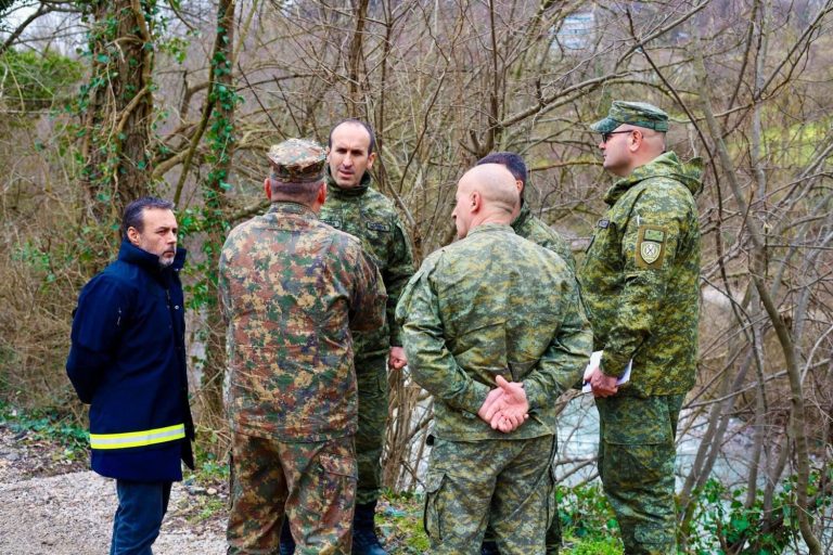 FA të Shqipërisë dhe FSK vazhdojnë operacionin e kërkimit në lumin Mat për 30-vjeçarin e zhdukur