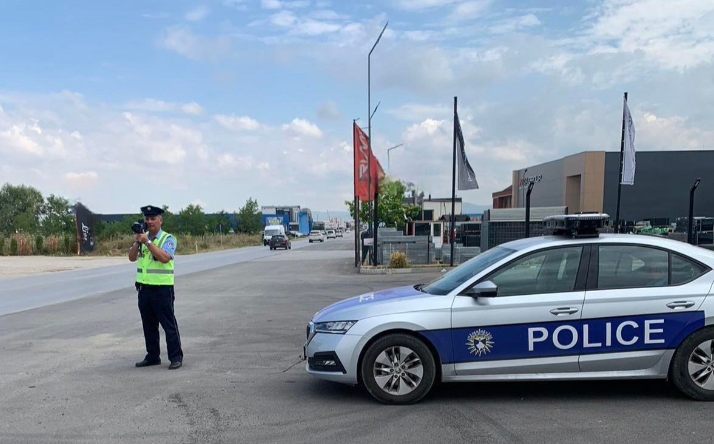 Mitrovicë–Prishtinë: Gjobiten tre shoferë për tejkalim ekstrem të shpejtësisë