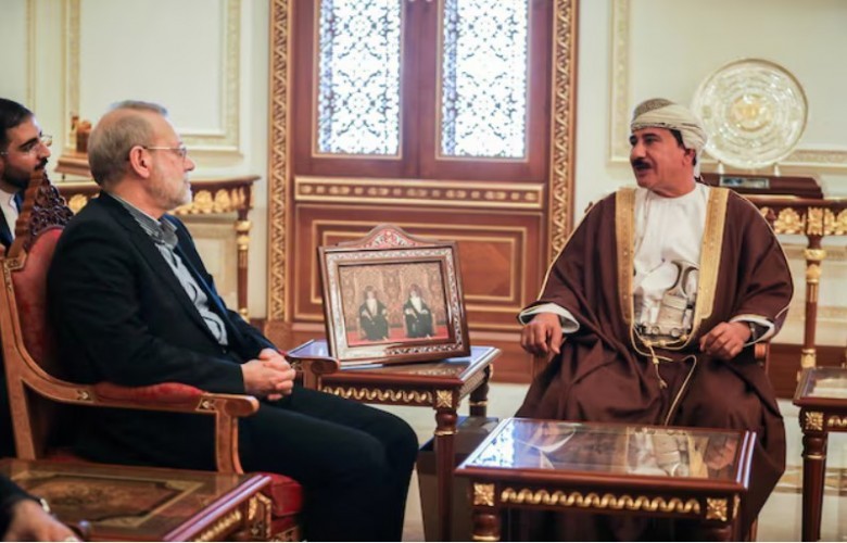 Trump paralajmëron masa të ashpra ndaj Iranit, shqyrton dërgimin e aeroplanmbajtëses