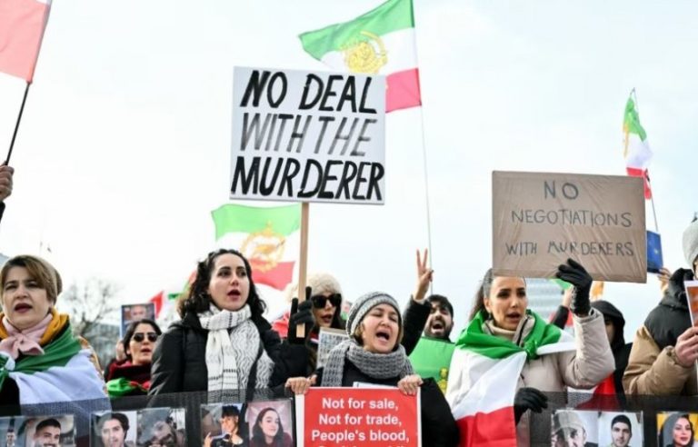 SHBA dhe Irani zhvillojnë bisedime indirekte në Gjenevë mes tensioneve ushtarake