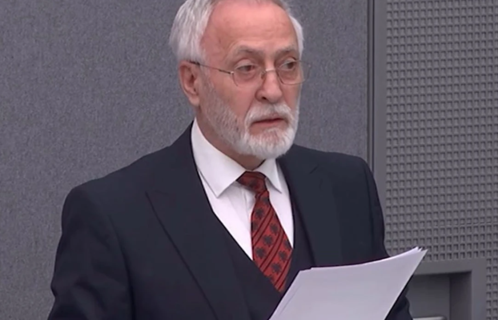 Mbrojtja kërkon pafajësi për Jakup Krasniqin në Hagë