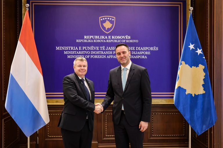 Zëvendëskryeministri i Parë dhe Ministri i Punëve të Jashtme dhe Diasporës, z. Glauk Konjufca, priti dje Shefin e Misionit të Ambasadës së Luksemburgut në Kosovë, z. Eric Dietz.