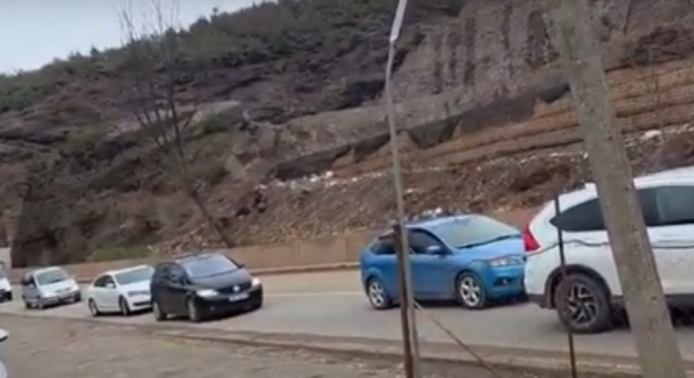 Rrëshqitje dheu bllokon aksin Librazhd–Qafë Thanë