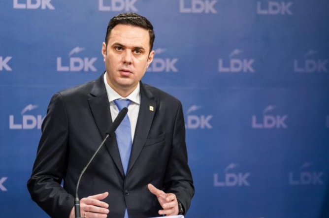 Abdixhiku kritikon projektbuxhetin: “Kosova mbetet vendi më i varfër në Evropë”