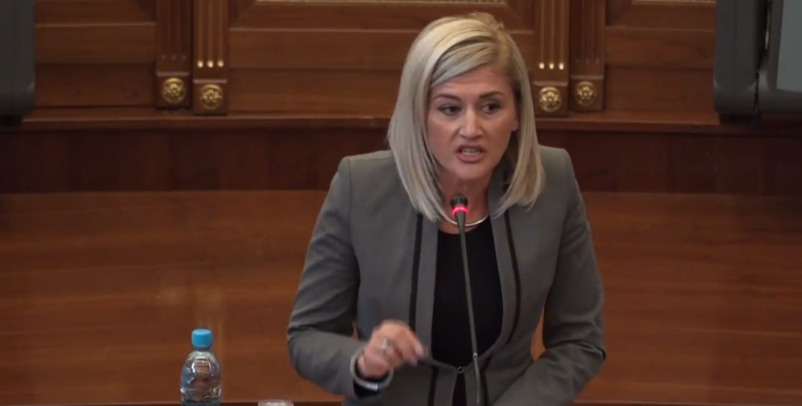 Mimoza Kusari lë detyrën e shefes së GP të LVV-së për t’u fokusuar si ministre e Tregtisë