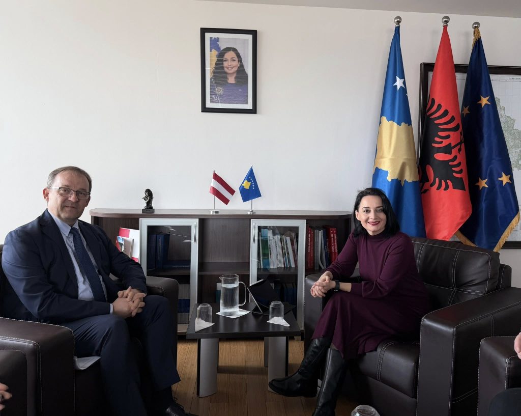 Pacolli diskuton me ambasadorin e Austrisë për bashkëpunim mjedisor dhe Agjendën e Gjelbër