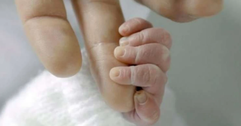 Në Kosovë, mbi 306 mijë fëmijë lindën gjatë 13 viteve, përfshirë nënat deri në 65 vjeç