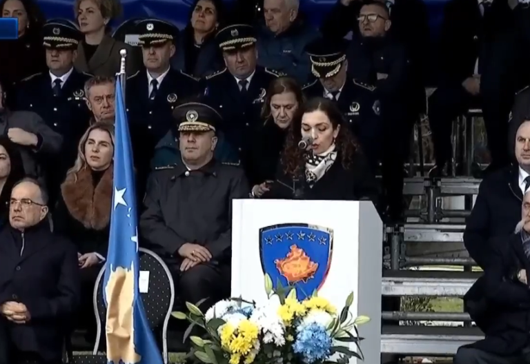 Prishtina feston 18-vjetorin e Pavarësisë me parakalim solemn të FSK-së dhe Policisë