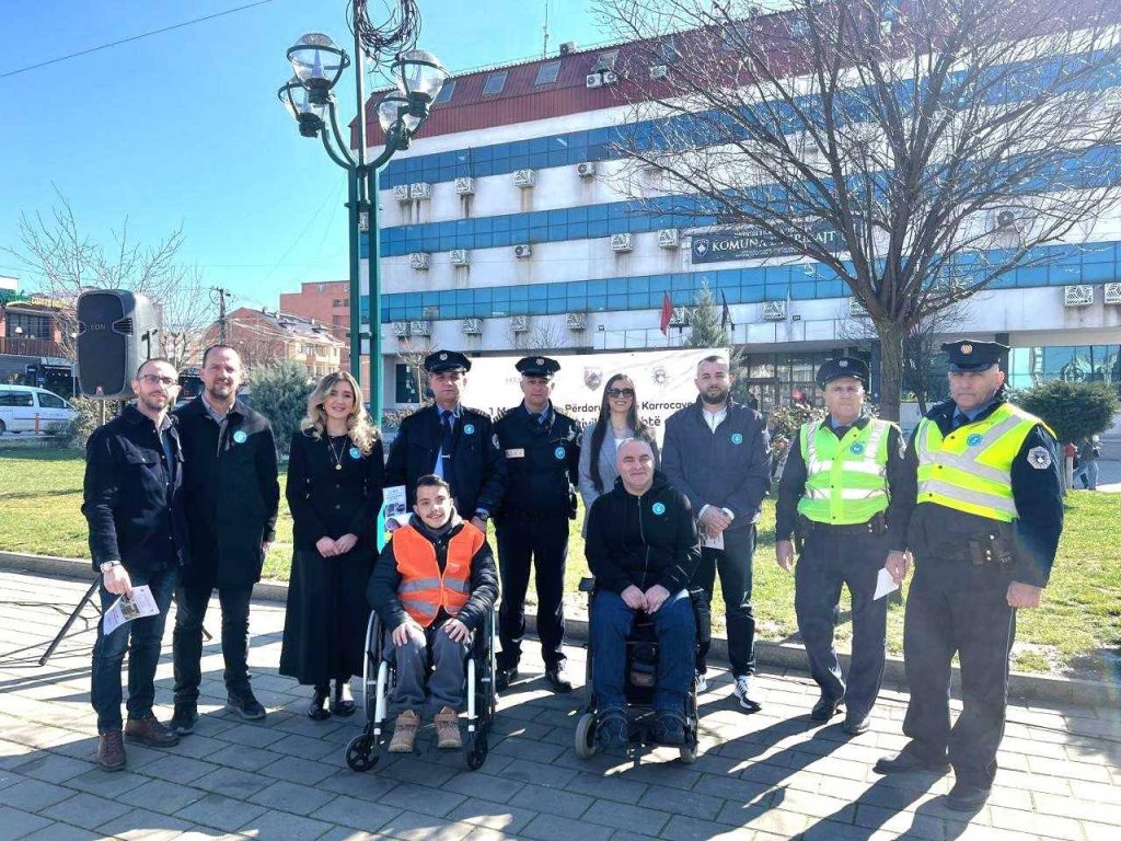 Policia në Ferizaj mbështet fushatën vetëdijesuese të shoqatës “Handikos”