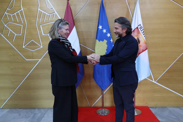 Rama takohet me Ambasadoren e Holandës për projekte zhvillimi