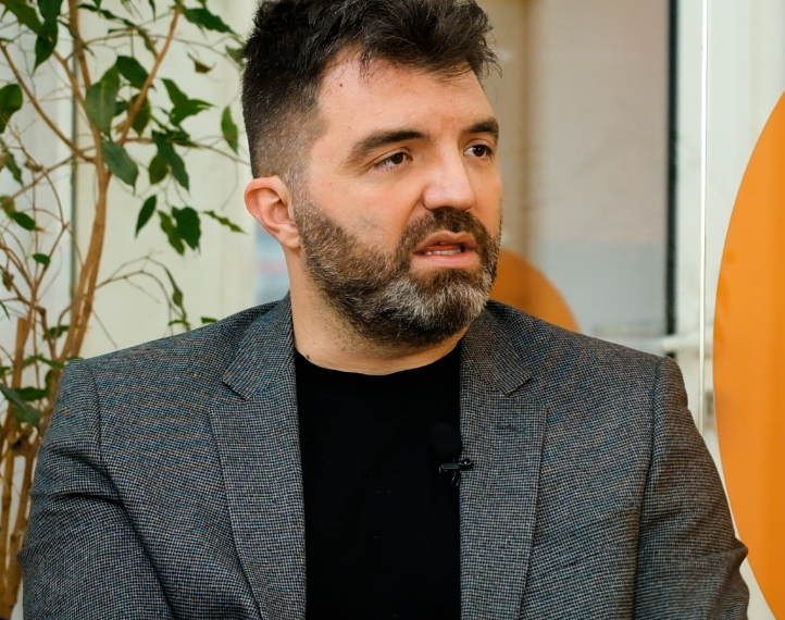 Ermal Sadiku: 5 vite qeverisje Kurti kanë qenë të vështira, LDK duhet të jetë pjesë e qeverisë