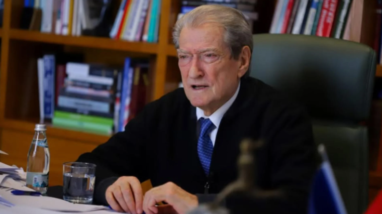 Sali Berisha denoncon dhunimin e avokatit Kujtim Cakrani në Vlorë