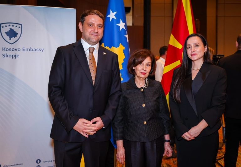 Presidentja e Maqedonisë së Veriut uron Kosovën për 18-vjetorin e Pavarësisë