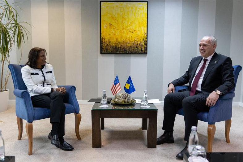 Damka dhe Prattipati diskutojnë për zhvillimin e komuniteteve në Kosovë