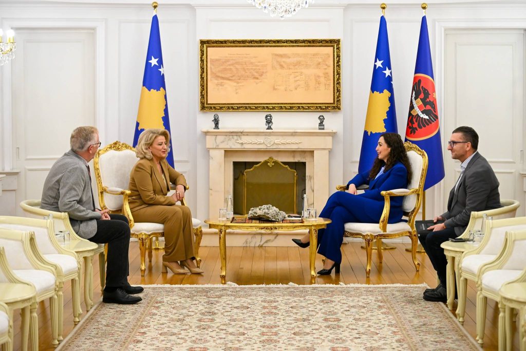 Shkurte Fejza takohet me Presidenten Vjosa Osmani