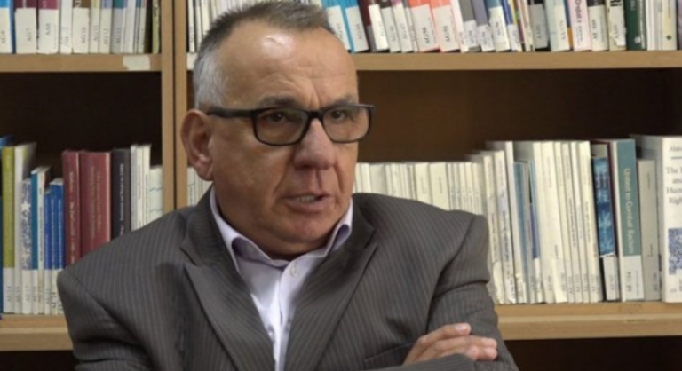 Senati i UP-së miraton masa disiplinore ndaj Enver Hasanit