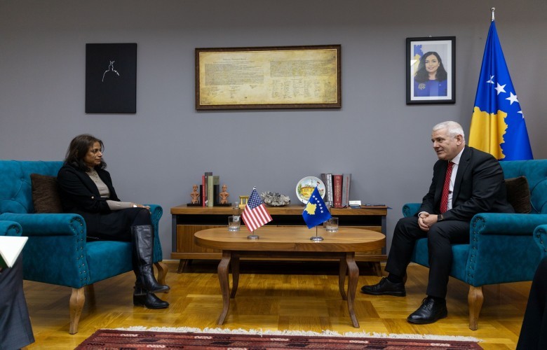 Anu Prattipati takon Xhelal Sveçla, theksohet bashkëpunimi në siguri