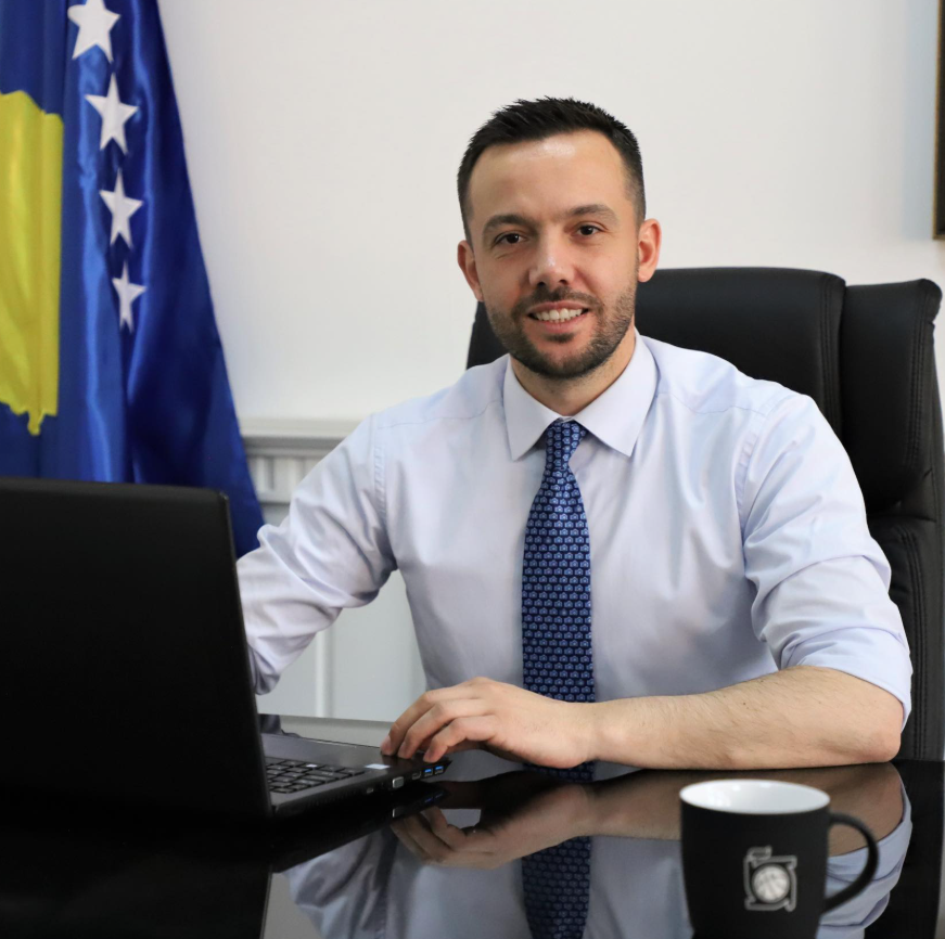 Arian Tahiri: Partia Demokratike e Kosovës gati për kandidat për president ose zgjedhje