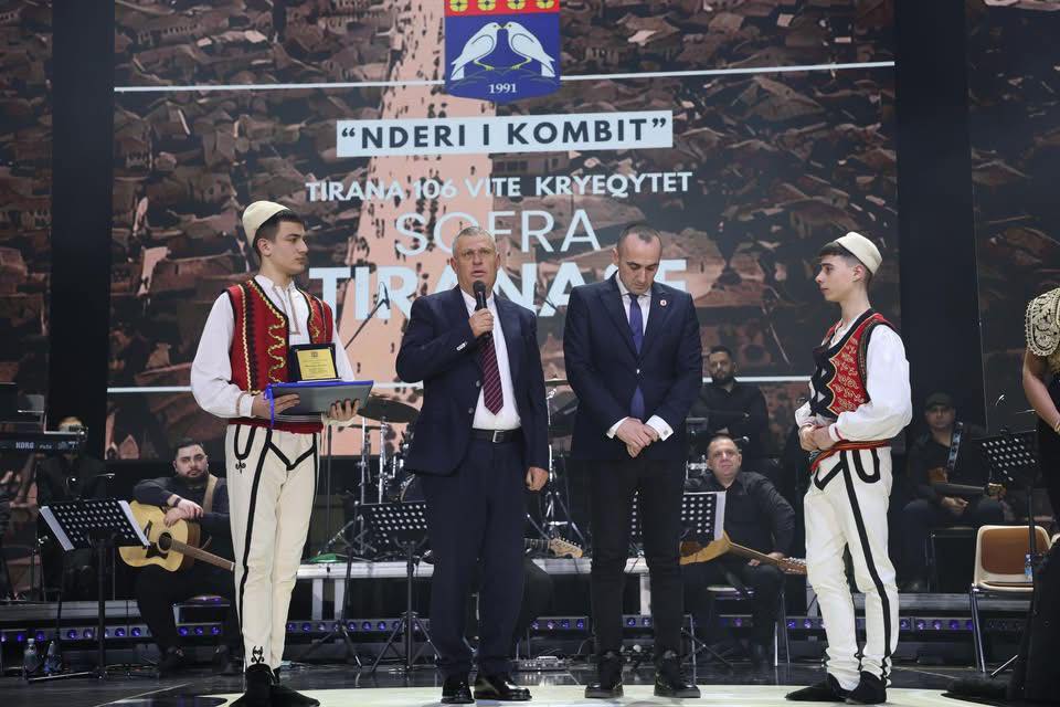 OVL UÇK falënderon Shoqatën “Tirana” dhe Prefektin Hajdari për mirënjohjen