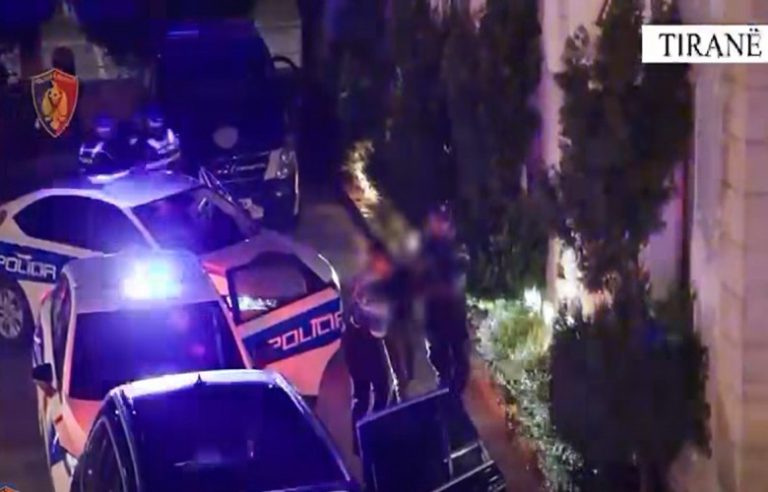 Policia shqiptare finalizon operacionin “Lockdown”, arreston 4 për trafik armësh nga Kosova