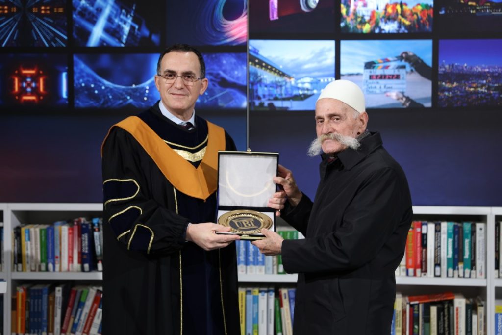 “Dekorata Jetësore e Nderit” për Familjen Jashari në ceremoninë solemne të UBT-së