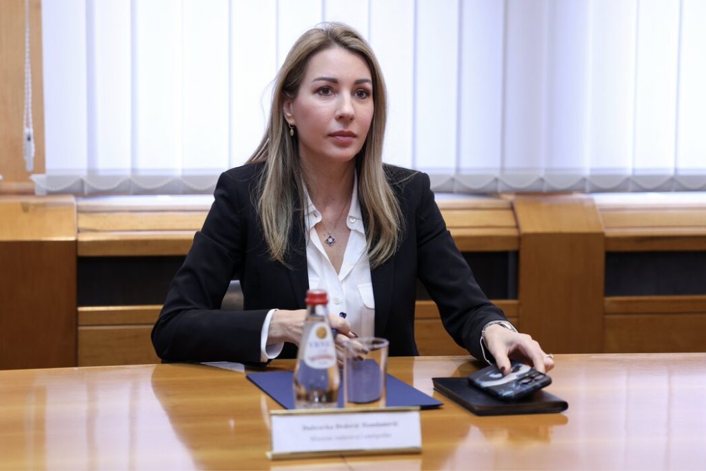 Serbia hedh në treg 40 mijë tonë naftë për stabilizim