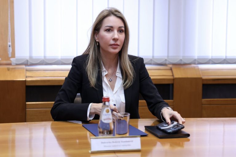 Serbia hedh në treg 40 mijë tonë naftë për stabilizim