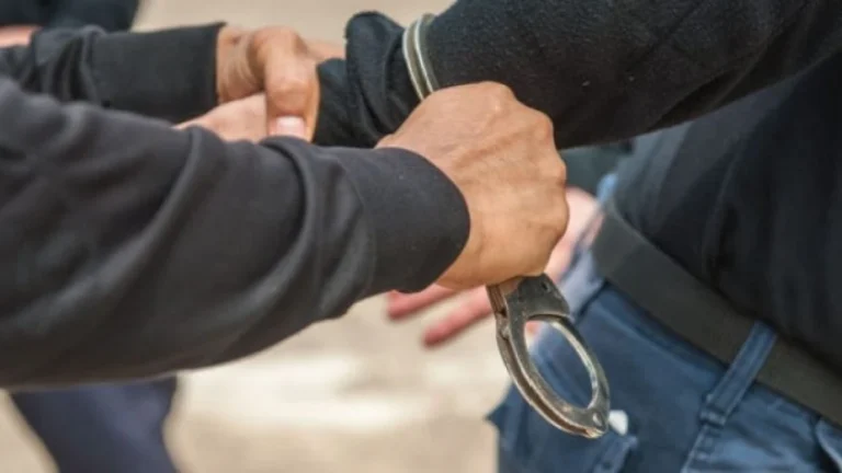 Katër persona arrestohen në Prishtinë për korrupsion në procesin e patentëshoferëve