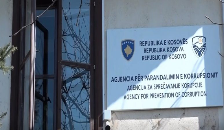 Mbi 1,400 zyrtarë ende pa deklaruar pasurinë, APK paralajmëron masa ndëshkuese