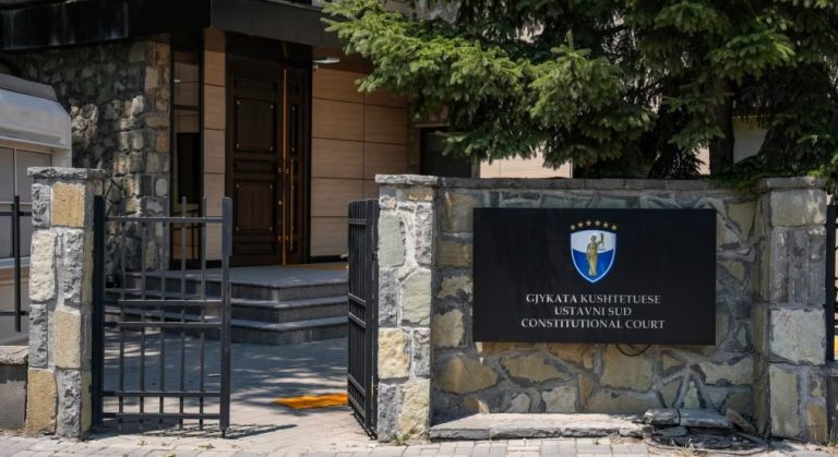 Kushtetuesja ndalon veprimet e Presidentes dhe Kuvendit deri më 31 mars