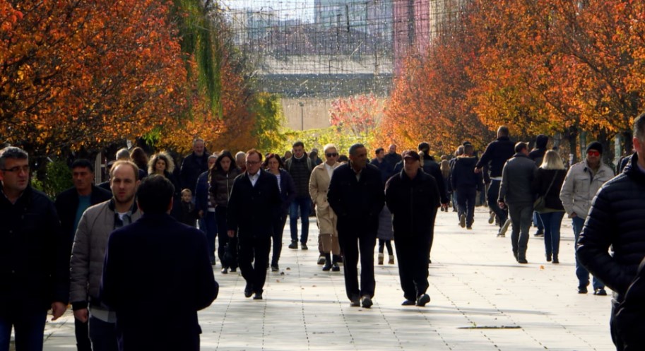 Qytetarët dënojnë kërcënimet ndaj Presidentes Osmani, Prokuroria nis hetimet