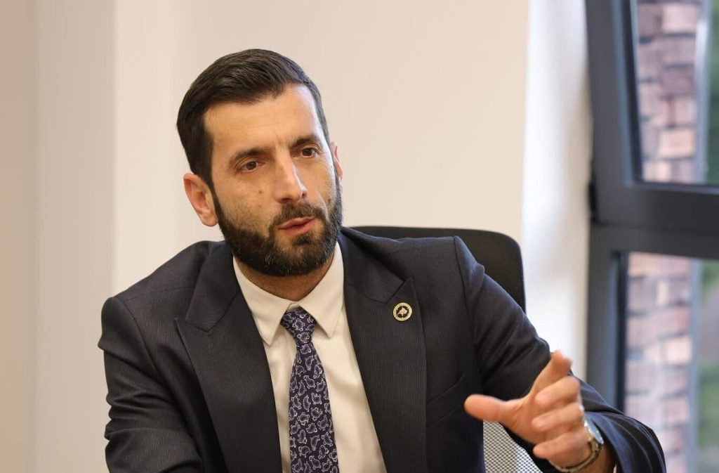 Arton Demhasaj: Kurti kishte parashikuar zgjedhjet e parakohshme