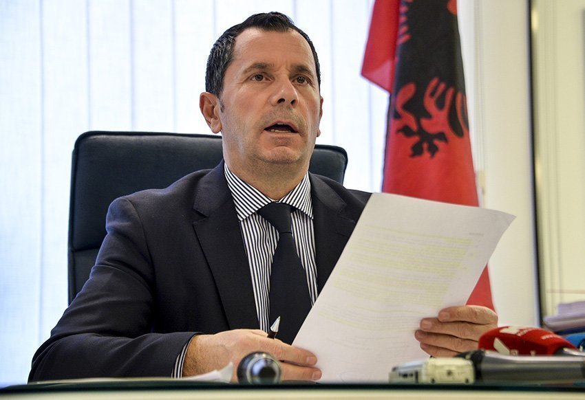 Avokati Tomë Gashi: Vendimet e Qeverisë për serbët lidhen me presionin e BE-së dhe liberalizimin e vizave