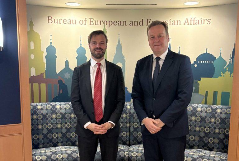 Sorensen takon zyrtar amerikan për dialogun Kosovë–Serbi