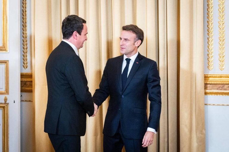 Kryeministri Kurti udhëton për vizitë zyrtare në Francë