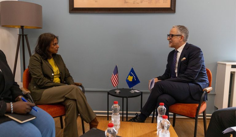 Prattipati diskuton me Vitinë për modernizimin dhe qëndrueshmërinë e shëndetësisë