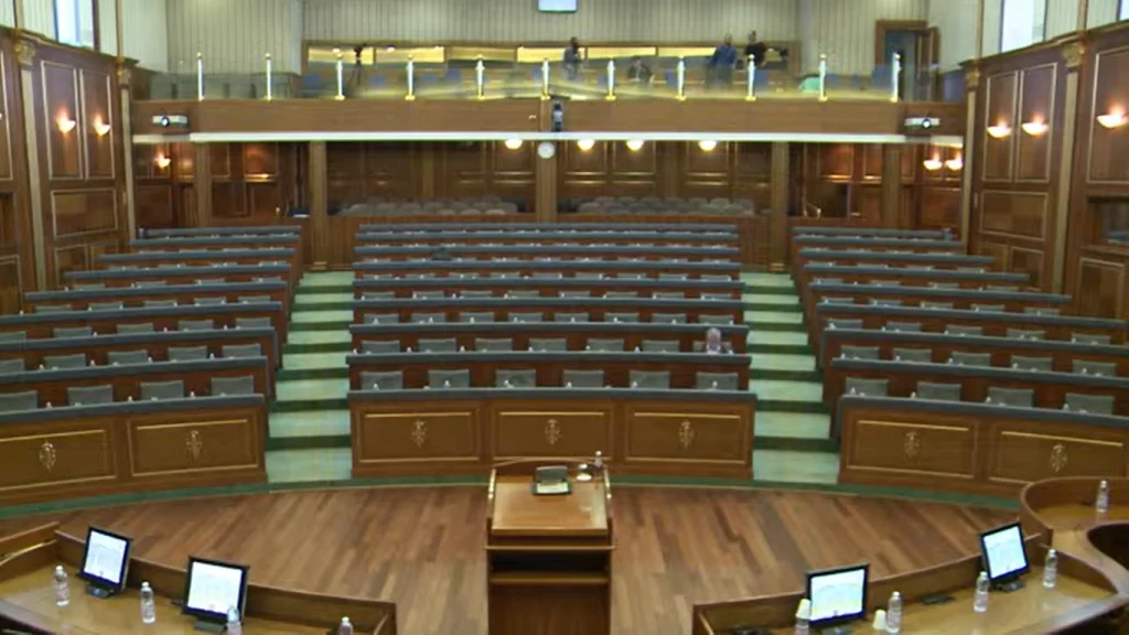 Bllokimi i Kuvendit pengon ratifikimin e marrëveshjeve strategjike