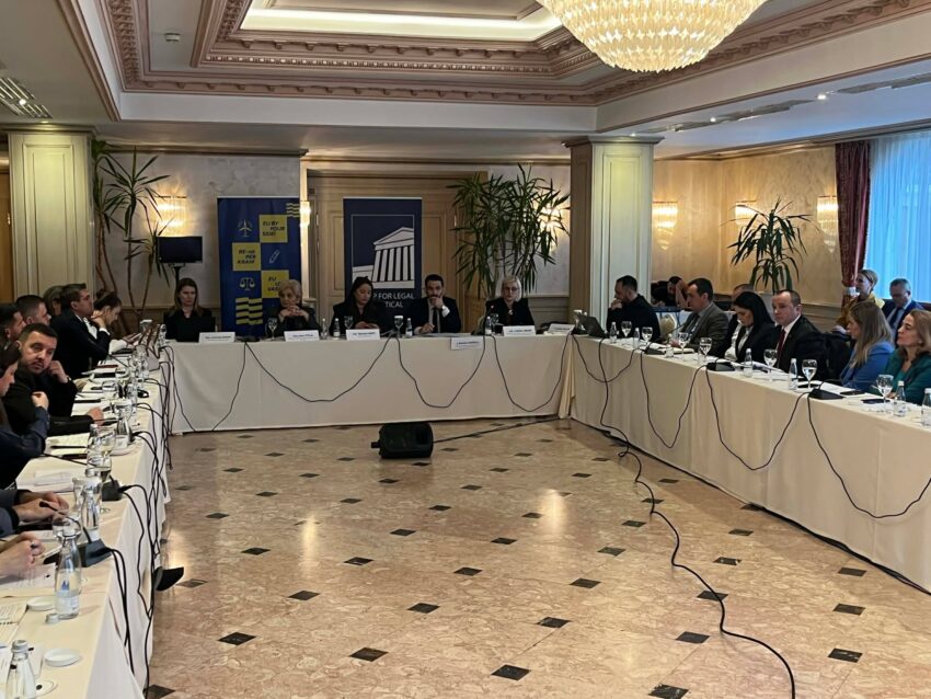 Dhuna në familje në Kosovë: 75% e viktimave janë gra, sfidë zbatimi i ligjit