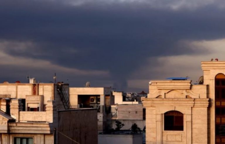 Presidenti iranian kërkon falje ndaj vendeve fqinje pas sulmeve