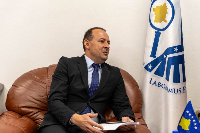 Buleshkaj: Mbi 90% e zyrtarëve kanë deklaruar pasurinë, gjoba për vonesat