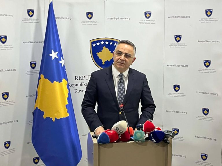 Tahiri: Seanca e Kuvendit të enjten, nuk u diskutua për presidentin