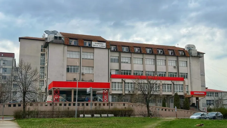 Fëmija 5-vjeçar nga Lipjani pritet të operohet në QKUK për dëmtime serioze në këmbë