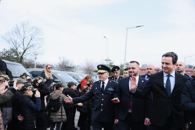 Kosova Përkujton Sakrificën e Familjes Jashari dhe Dëshmorëve të UÇK-së