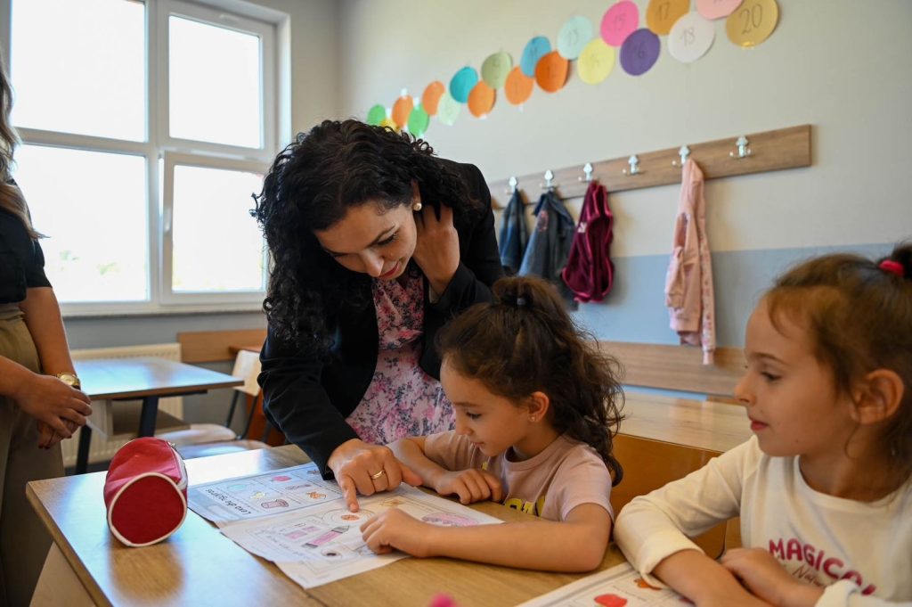 Osmani në 7 Mars: Mësuesit ruajtën gjuhën dhe shpirtin e kombit