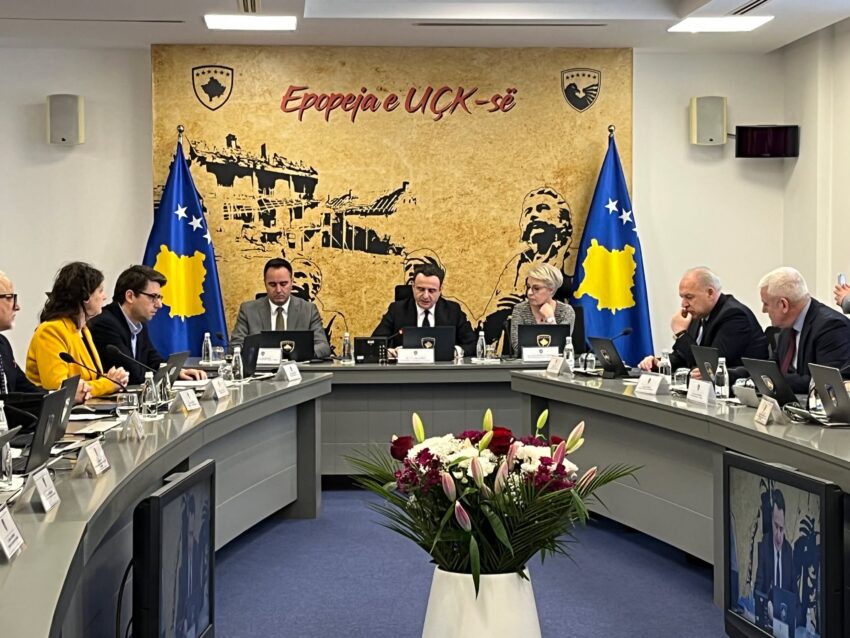 Qeveria ndan mbi 385 mijë euro për 37 specializantë nga Lugina dhe Mali i Zi