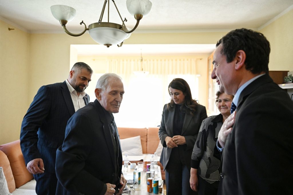 Kurti nderon veprimtarin e çështjes kombëtare Mehmet Hajrizi në përvjetorin e protestave studentore të 1981