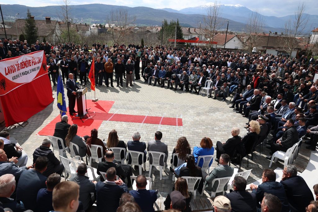 Haradinaj: Krimet e vitit 1999, plagë e hapur e historisë dhe thirrje për drejtësi